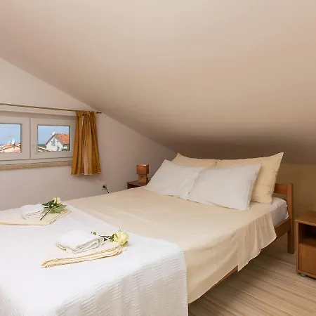 Lori Lejlighed Poreč